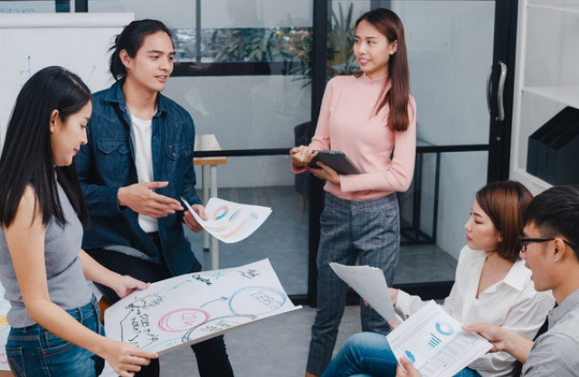 Professional Employer Organization (PEO): Outsource the entire process of hiring and paying your employees in Vietnam